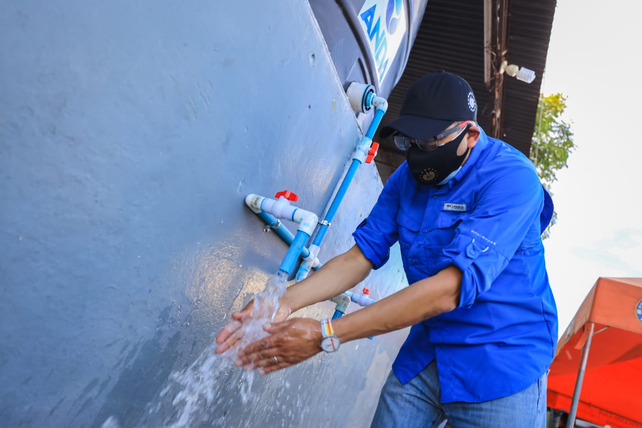 Anda Instala En Chalchuapa Tanque De Litros De Agua Para