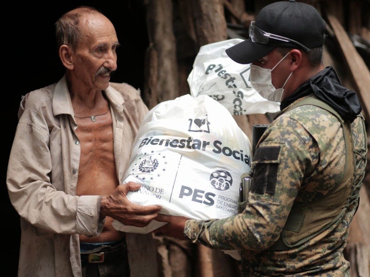 Gobierno Entrega Paquetes Alimentarios A Salvadore Os Beneficiando A