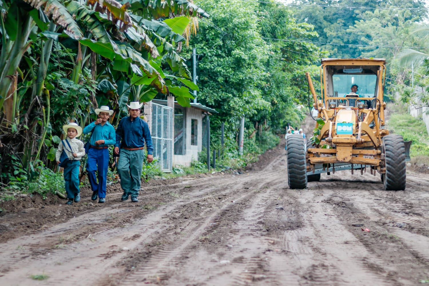 Avanzan Construcci N De Calle De Concreto Hidr Ulico En Cant N De El