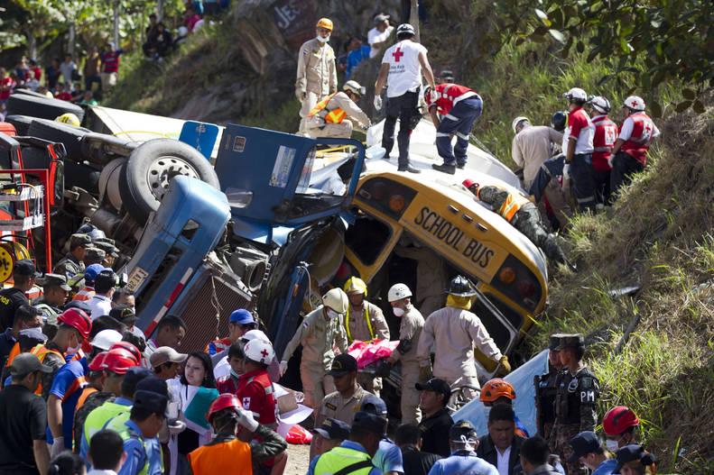 Suben A 24 Los Muertos Del Accidente Entre Rastra Y Bus En Honduras 2967