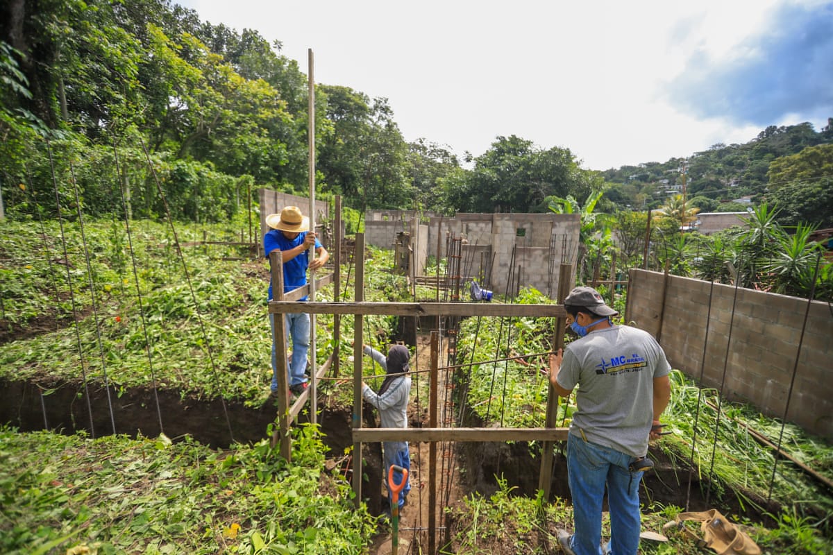 Gobierno retoma construcción de 165 casas para familias de escasos ...