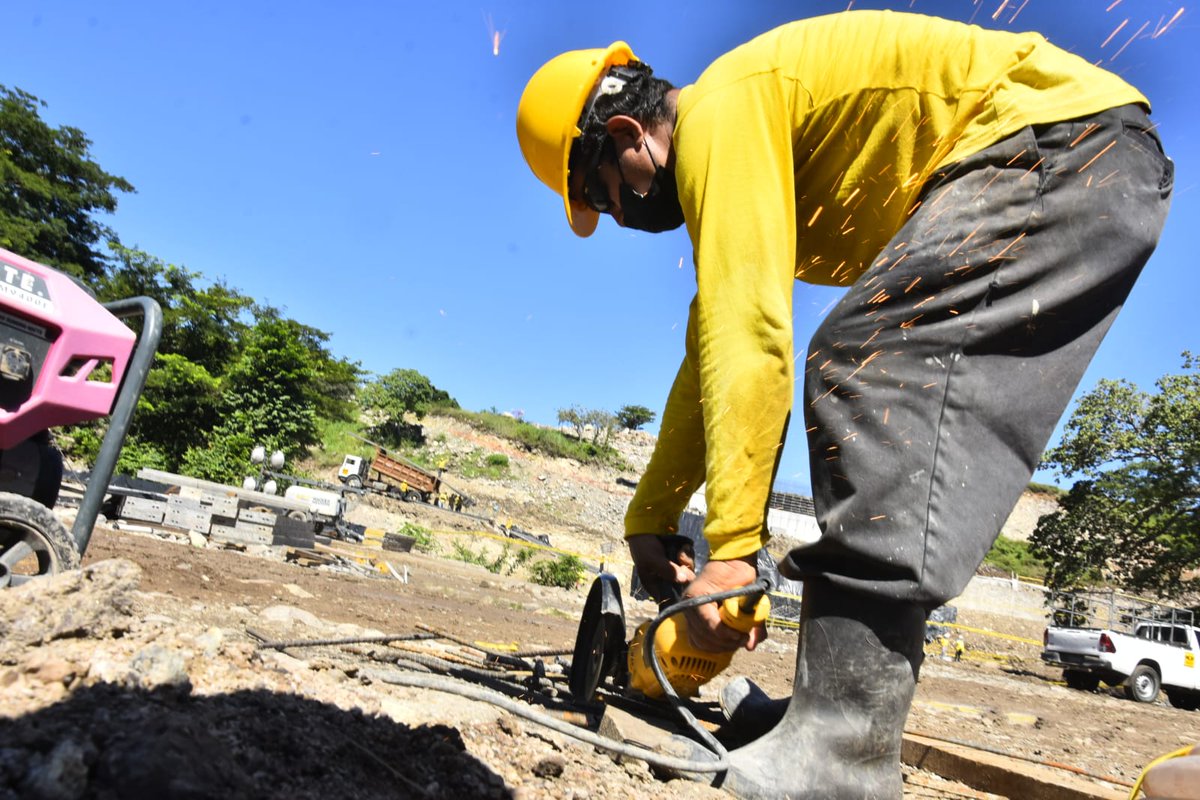 Continua Construcción De Puente Que Forma Parte Del Periférico Gerardo Barrios 1489