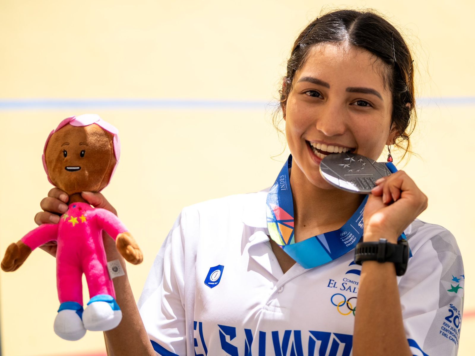 El Salvador wins its first silver medal at the Central American and