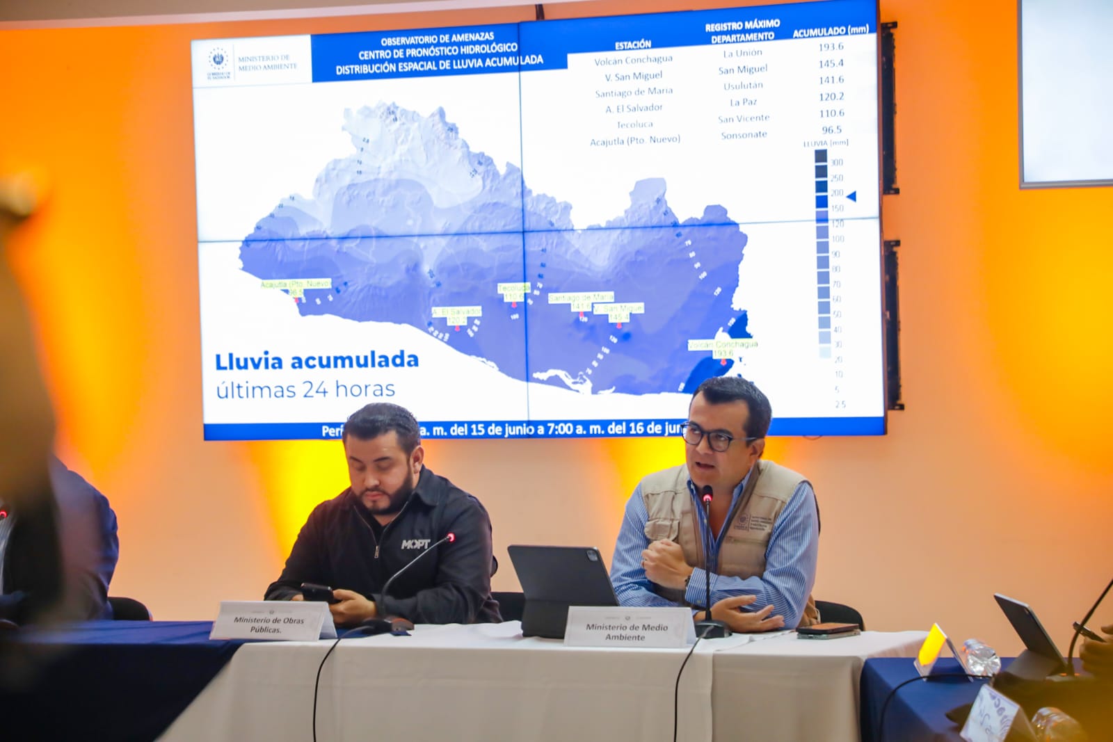 Emiten Alerta Roja En El Salvador Ante Amenaza De Lluvias