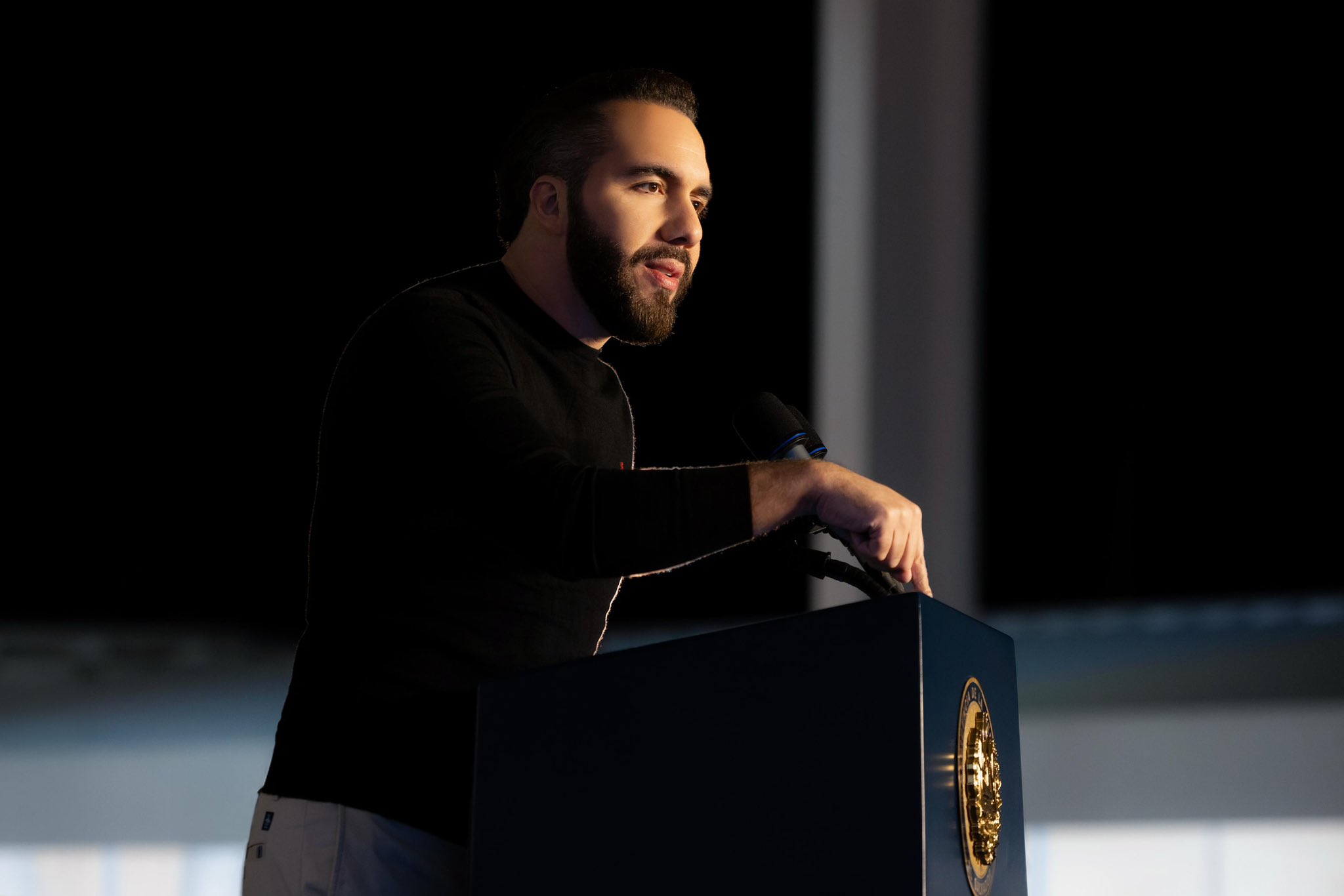 Presidente Nayib Bukele señala a organizaciones de derechos humanos por proteger a delincuentes y no a las víctimas