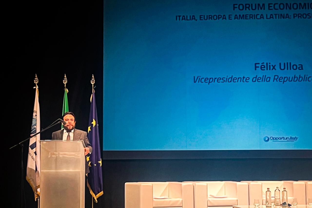 Vicepresidente Ulloa expone oportunidades de inversión y cooperación en foro económico internacional