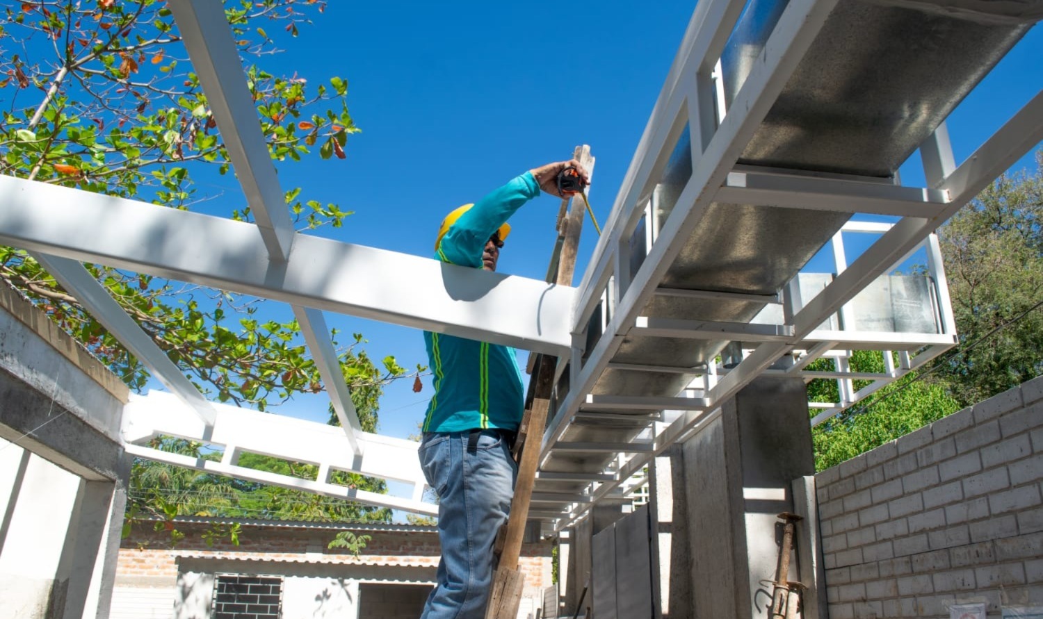 DOM avanza en la remodelación de centro educativo en Cangrejera, La Libertad
