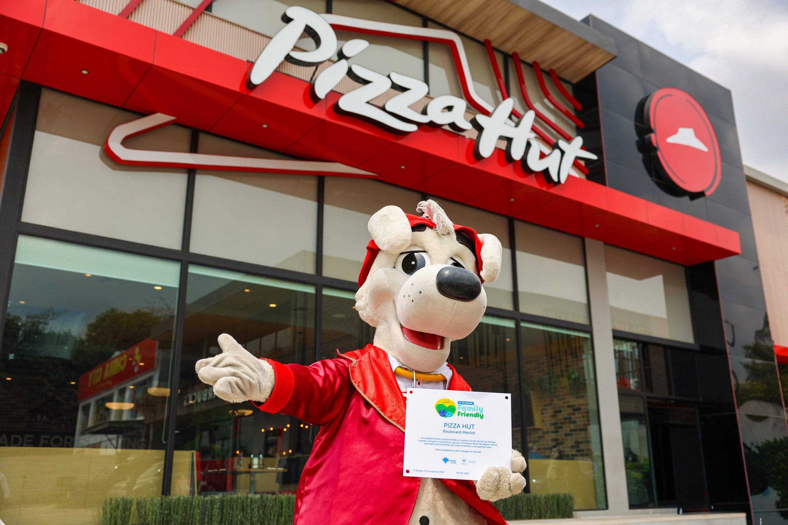 Pizza Hut obtiene reconocimiento Family Friendly por espacios seguros para las familias