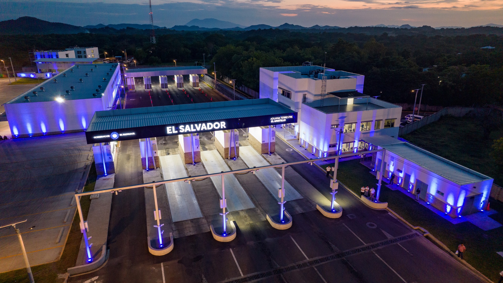 Recaudación aduanera en El Salvador crece 15.2% durante el primer cuatrimestre de 2026