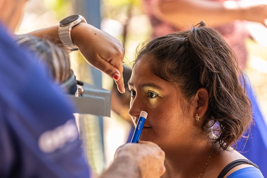 OMS destaca a El Salvador por eliminar el tracoma como problema de salud pública